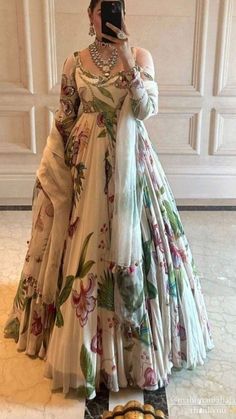 Trendy Outfits Indian, Lehenga Designs Simple, Traditional Indian Dress, Salwar Kamiz, Indian Dresses Traditional, Simple Pakistani Dresses