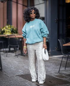 Sequin Pants Outfit Casual, Casual Lunch Date Outfit, Silver Jeans Outfit, Date Outfit Inspiration, Sequin Pants Outfit, Sequins Pants Outfit, Lunch Date Outfit, Pants Outfit Summer, Winter Wear Women