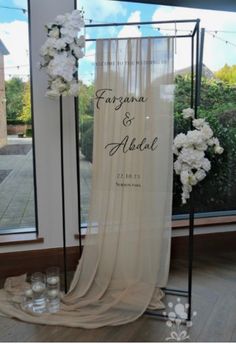 Welcoming Mirror Wedding, Wedding Menu Display Ideas, Entrance For Wedding Decor, Engagment Design Ideas, Wall Decor Wedding Reception, Wedding Entrance Mirror Sign, Engagement Reception Ideas, Welcome Sign Ideas Wedding, Entrance Ideas For Wedding