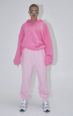 Sweatsuit Outfits, Streetwear Photoshoot, Tee Design, 8 M, Winter Collection, Matching Sets, Fashion Ideas, Pink White, Active Wear