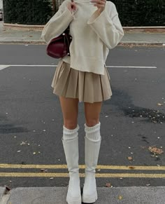 Cold Outfits, White Boots, Looks Chic