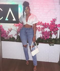 Baddie Outfits For Brunch, White Top With Jeans Outfit Classy, Baddie Dinner Outfits Summer, Main Event Outfit, Outfits With Strappy Heels, Casual Night Out Outfit Black Women, Bar Hopping Outfit Night Black Women, Jean Baddie Outfits, Girl Night Out Outfit Black Women