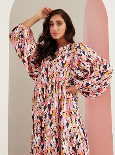 Model height: 175 CM 100% Linen Length: 140 cm Chic Multicolor Viscose Dress, Pink Viscose Knee-length Dress, Pink Knee-length Viscose Dress, Multicolor Long Sleeve Viscose Dress, Brunch Multicolor Rayon Dress, Multicolor Long Sleeve Rayon Dress, V Neck Dress, Model Height, Dress Collection