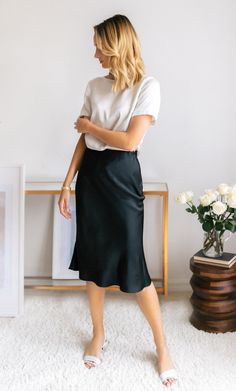 Black Silk Skirt Outfit, Black Silk Skirt, Silk Midi Skirt, Silk Outfit, Slip Skirts, Slip Skirt