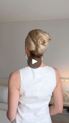 2.4M views · 26K reactions | Easy 10 second claw clip hairstyle
updo Inspo from @alexandra.g.g.hair on Instagram | Alex Gaboury | Alex Gaboury · Original audio Alex Gaboury, Claw Clip Hairstyle, Clip Hairstyle, Hairstyle Updo, G Hair, Stunning Hairstyles, Clip Hairstyles, Mascara Tips, Hair Clothes