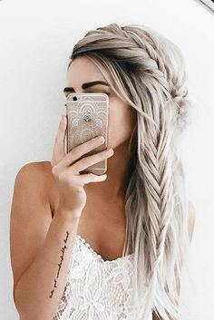 Cute Side Bangs, Cute Side Braids, Messy Wedding Hair, Vintage Wedding Hair, Side Bangs, 2020 Trends, Party Hairstyles, Vintage Hairstyles