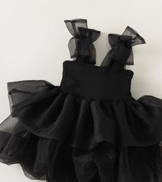 Made from Organic Cotton: An eco-friendly, breathable, and hypoallergenic fabric that’s gentle on delicate skin. Care Instructions: Machine wash on a gentle cycle, tumble dry on low. A Thoughtful Gift: Ideal for birthdays, holidays, or any day you want to make extra special for the little one in your life. Kids Tutu Dress, Girls In Suspenders, Baby Tutu Dresses, Wedding Party Outfits, Party Costumes, Baby Fits, Petal Sleeve, Baby Tutu, Girl Princess Dress