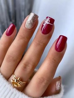 40+ Christmas Nail Art Designs for Short and Medium Nails - HubPages Classy Nail Art Ideas, Xmas Nail Art, Holiday Nails Christmas, Medium Nails, Festive Nail Art, Square Nail Designs, Christmas Nails Easy, Cute Christmas Nails, Nail Design Inspiration