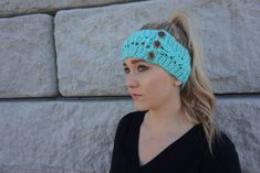 Twisted and adorable. This headband keeps your ears warms and brings in the compliments at the same time. Trendy Winter Headband, Adjustable Bandeau Casual Headband, Trendy Winter Headband, One Size Fits Most, Trendy Winter Headband (one Size Fits Most), Trendy Winter Headband One Size Fits Most, Cute Adjustable Headband Headwrap, Cute Adjustable Headwrap Styled As A Headband, Cute Adjustable Headband Style Headwrap, Adjustable Casual Headband For Fall