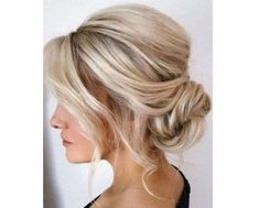 Mother Of The Bride Hairdos, Mother Of The Bride Hairstyles, Mother Of The Groom Hairstyles, Hairstyles Simple, Mother Of The Bride Hair, Simple Wedding Hairstyles, Mom Hairstyles, Low Bun, Penteado Cabelo Curto