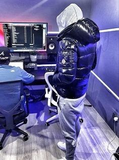 Gangster Outfit, Drill Man, Uk Drill, Sagging Pants, Black And White Instagram, Swag Pics, Thug Style, Tattoo Inspiration Men