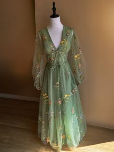 Prom Corset Dress, Sage Green Wedding Dress, Sage Green Forest, Floral Dress Plus Size, Descendants Oc, Fairy Outfit, Shabby Chic Clothes, Fairy Dresses, Plus Size Prom