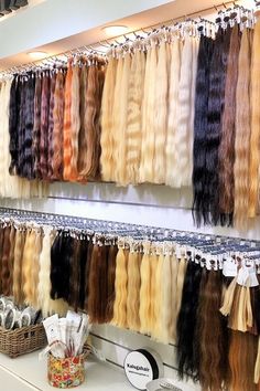 Hair Extensions Salon Ideas, Hair Extensions Salon Decor, Hair Extension Wall, Hair Extensions Salon, Wig Display Ideas Wall, Hair Boutique Ideas, Hair Extension Display Ideas