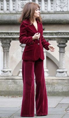 Red Velvet Suit, Ladies Trouser Suits, Red Trousers, Trouser Suit, Velvet Suit, Velvet Trousers, Red Suit, Velvet Fashion, Mode Inspo