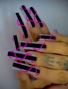 Ratchet Nails, Lines Nails, Kente Fashion, Rave Nails, Black And White Nail, Black And White Nail Art, Curved Nails