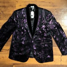 Coofandy Men’s X-Large Floral Embroidery Shiny Purple/Black Wedding/Prom/Dinner Blazer Jacket New W/Tags Details: 1.) Chest: 48” Inches 2.) Shoulder To Shoulder: 19” Inches 3.) Shoulder To Hem: 29” Inches 4.) Sleeve Length: 34” Inches 5.) Waist: 44” Inches 6.) Hip: 46” Inches 7.) Shoulder Pads 8.) Size X-Large 8.) Dry Clean 9.) 2 Pockets 10.) 1 Button For Closure 11.) 60% Resin & 40% Polyester Thanks For Looking & Please Look At My Listings For More Clothes!! Purple Black Wedding, Prom Dinner, Clean 9, Black Wedding, Black Blazer, Purple Black, Sport Coat, Floral Embroidery, Purple And Black