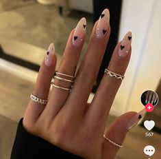 Simple Nail Art Designs, Festival Nails, Easy Nail Art, Black Nails, Beauty And The Beast, Nail Inspo, Nail Art Designs