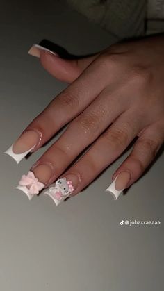 Gold Bow Nails, Bow French Tip Nails, Nails With Charms Short, White Nails With Bow, French Tips With Charms, Short Nails With Charms, French Tip With Bow, Hk Nails, Short French Tips