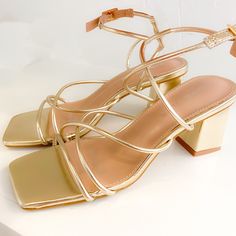 Criss cross strap heel. LEONA