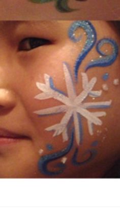 Simple Frozen Face Paint, Face Painting Snowflake, Frozen Themed Face Painting, Christmas Easy Face Painting, Snow Flake Face Painting, Easy Christmas Face Painting For Kids, Easy Face Painting Ideas For Kids Christmas, Easy Winter Face Painting, Face Painting For Christmas