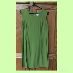 Vintage Betsys Things Green Sleeveless Knee Length Dress. Size 12. Made From Linen/Rayon Blend. Great Condition Except From A Few Snags And Slight Pilling From The Linen Material. Approximate Measurements: Armpit To Armpit 19 Inches Length 36 Inches Green Sleeveless Lined Mini Dress, Green Sleeveless Lined Midi Dress, Size 12 Dress, Knee Length Dress, Size 12, Green Dress, Knee Length, Womens Dresses, Green