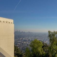 the past few days have been devestating in LA. while i’m thankful my family and i are safe from the winds and fires, i’m mourning for all the people who lost their homes and community spaces. fire season is a regular occurance growing up in california, but this one hits so close to home. 

as i’m in my childhood bedroom for the holidays, here is a collection of spaces and things i’m grateful for in california. and after this week, i’m extra extra grateful for this home and the people who make...