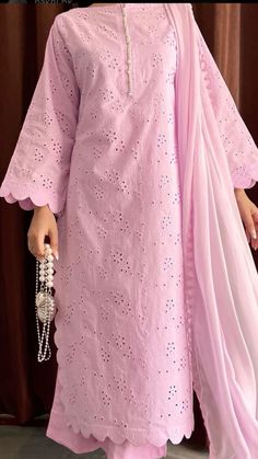 Pakistani Kurta, Simple Dress Casual, Lace Dress Design, Simple Kurta Designs, Womens Trendy Dresses, Pakistani Fancy Dresses, Pakistani Dresses Casual, Beautiful Pakistani Dresses, Salwar Kamiz