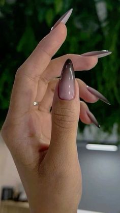 French Simple Nails, Black Air Brush Nails, Airbrush Almond Nails, Long Almond Nails Black, Air Brush Nail Design, Air Brush Nail Designs Ideas, Air Brush Nail Designs Art, Almond Nail Designs Simple, Black Airbrush Nails