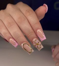 Pink And Gold Square Nails, Cute Short Nail Sets French Tip Square, Gold Nails With Flowers, Nail Inspo 2024 Square, Dubai Nails Design, Square Nail Designs Spring, Gold And Pink Nails Acrylic, Gel Nails Ideas Square, Jelly Flower Nails