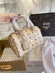 Size: Standard Size It comes with Dust box, Care manual, Tag, and Paper bag. Wallet Fashion, Branded Handbags, Luxury Accessories, Christmas Sale, Grade 1, Exclusive Collection, Travel Luggage, Free Gifts, Ring Earrings