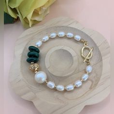 Pearl Bracelet With Malachite Beads And Gold Plated Luxury Finding. Green Beaded Pearl Bracelets, Business Jewelry, Tahitian Pearl Bracelet, Intention Bracelets, Bracelets Ideas, Pearls Jewelry, Blue Beaded Bracelets, Jewelry Pearl, Bohemian Bracelets