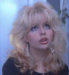 Short Seventies Hair, Layered Blowout With Bangs, 70s Hairstyles With Bangs, 80s Hair With Bangs, 70s Blowout Hair Short, Blonde 80s Hair, 80s Hair Bangs, 80s Bangs Hairstyles, 80s Fluffy Hair