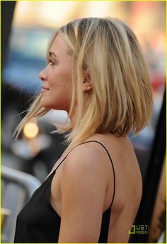 long bob olsen Ashley Olsen Hair, Olsen Hair, Bob Haircut For Girls, Κούρεμα Bob, Chignon Bun, Stacked Bob Hairstyles, Kate Olsen, Olsen Twins, Hair Appointment