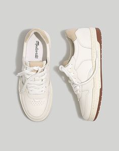 Court Sneakers in White Leather Best White Sneakers, Leather Industry, White Sneakers Women, Everyday Shoes, New Sneakers, Trendy Sneakers, Mode Inspiration, White Shoes, White Sneakers