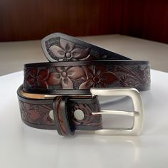 -  100% genuine leather. -  Custom engrave option. - Width - 1.5 inches,  -  High quality REMOVABLE buckle.  (Easy Snap-On system to change the custom buckle). Personalized leather belt for men, custom belt for men with mono, monogramed leather belt, leather belt with initials, personalized belts Custom Engraved Leather Belt Buckles, Custom Brown Engraved Belts, Custom Engraved Brown Belts, Custom Belt, Belt Leather, Monogrammed Leather, Suspender Belt, Personalized Leather, Mens Belts