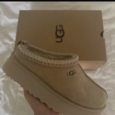 Beach Ugg Tazz Platform, Ugg Platform Slippers, Ugg Tazz, Shoes Slides, Ugg Tasman Slippers, Ugg Classic Tall, Ugg Classic Ultra Mini, Preppy Shoes, Slides Slippers