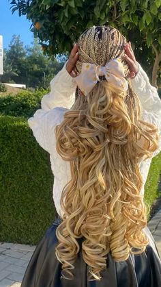 Cute French Curl Braids, Braid Hairstyles For Homecoming, French Curl Braids Style Ideas, Cute Hairstyles For French Curl Braids, Braided Hairstyles For Black Women Blond, Blonde French Braids Black Women, Hairstyles With French Curl Braids, Blonde Braids French Curls, French Curls Hair