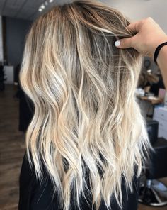 Shampoo Bomba, Warm Balayage, Nails Ombre, Hair Done, Blonde Hair Inspiration, Blonde Hair Shades, Balayage Hair Blonde, Blonde Hair Looks