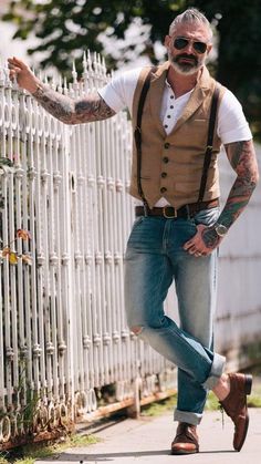 Mens Fashion Vintage, Mens Fashion Denim, Button Vest, Mens Suit Vest, Leather Suspenders, Urban Fashion Trends, Ultra White, Selvedge Denim