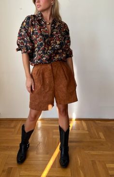 Vintage C&A Camel/ Brown/ Burnt Orange Suede Leather High Waisted Shorts / Bermuda / Made in  Material: 100% Genuine Leather  Vintage condition level: good condition level MODEL is 5.9 ft 164 cm tall usually size S  SIZE: S-M  FLAT MEASUREMENTS (unstretched):  Waist: 36 cm  Hip: 52 cm  Length: 44 cm  Inseam: 13 cm  Front rise: 33 cm  Back rise: 40 cm  Every item is vintage, pre-used, pre-loved, one-of-a-kind. All orders are final and sold as-is.  If you have any questions, please contact us befo High Waist Brown Shorts For Fall, Brown Workwear Shorts For Fall, Brown Shorts For Workwear In Fall, Brown Shorts For Workwear And Fall Season, Brown Workwear Shorts For Spring, Vintage Suede, Checked Blazer, Leather Shorts, Tall Women