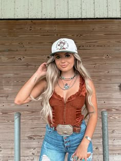 Western Chaps For Women, Cute Western Outfits Women Casual, Cute Western Outfits Women, Trendy Western Outfits, Buckle Bunnies, Western Outfits Women Casual, Blonde Cowgirl, Country Tops, Punchy Outfits