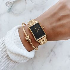 Mason Gold Gold Watch Women's Outfit, Square Gold Watch, Mvmt Watches Women, Dainty Watches, Casual Watches Women, Masonic Watches, Classic Jewelry Pieces, Mvmt Watches, Hand Candy