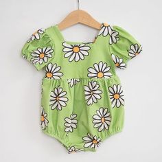 Green Daisy Baby Girl Romper Green Daisy, Bubble Romper, Strawberry Jam, Daisy Print, 60s Fashion, Girls Rompers, Baby & Toddler Clothing, Green Background