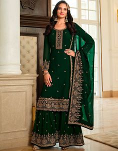 Green Palazzo style Salwar Kameez Green Sharara, Long Anarkali Gown, Plazzo Suits, Long Anarkali, Sharara Suit, Salwar Kamiz, Anarkali Gown, Party Kleidung, Sharara Set