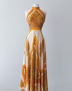 Desi Fashion Casual, Printed Halter Dress, Everyday Fashion Outfits, Quick Outfits, Moda Vintage, Glam Dresses, Mode Inspo, Classy Women, Mode Inspiration