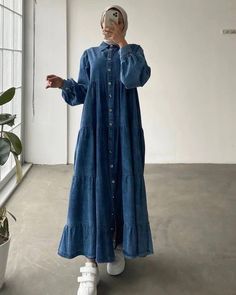 Jeans Abaya Designs, Denim Modest Outfit, Modest Denim Outfit, Long Jean Dress Outfit, Long Denim Dress Outfit, Denim Dress Style, Abaya Mode, Stylish Abaya, Hijab Stile