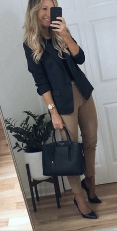 Quiet Money Outfits, Hotel Manager Outfit Women, Sales Meeting Outfit, Spring Work Wear Women, Outfits For Work Professional, Sales Manager Outfit, Manager Outfits Women Business Casual, Business Casual Outfits For Work Fall, Court Clothes For Women