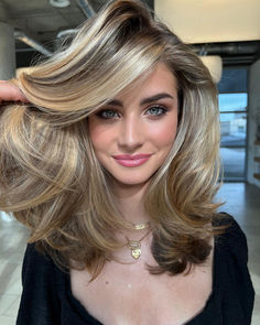 Top 30 Medium Layered Haircuts to Revamp Your Look in 2024 - divagaze.com Butterfly Cut, Medium Layered Haircuts, Medium Layered, Dyed Hair Inspiration, Hair Volume, Different Hair Types, Shoulder Length Hair Cuts, Relaxed Hair, Round Faces