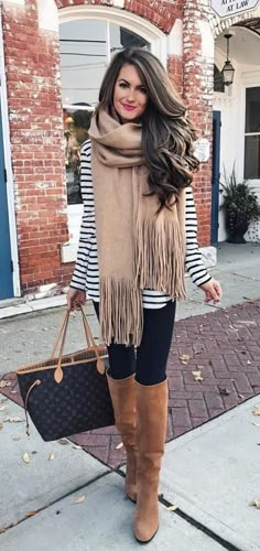 Cute fall outfit idea Casual Weekend Outfit, Black Leggings Outfit, Cute Fall Outfits, Fall Street Style, Casual Fall