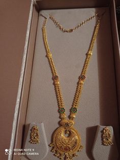 Gold Necklace Long Indian, New Model Gold Haram Designs, Long Gold Mangalsutra Designs Indian, Gold Aaram Design, Gold Jewels Design Long Necklace, Gold Sitahar Design, Sitahar Necklace Gold, Ranihaar Gold Indian Jewelry, Long Gold Haram Designs Indian